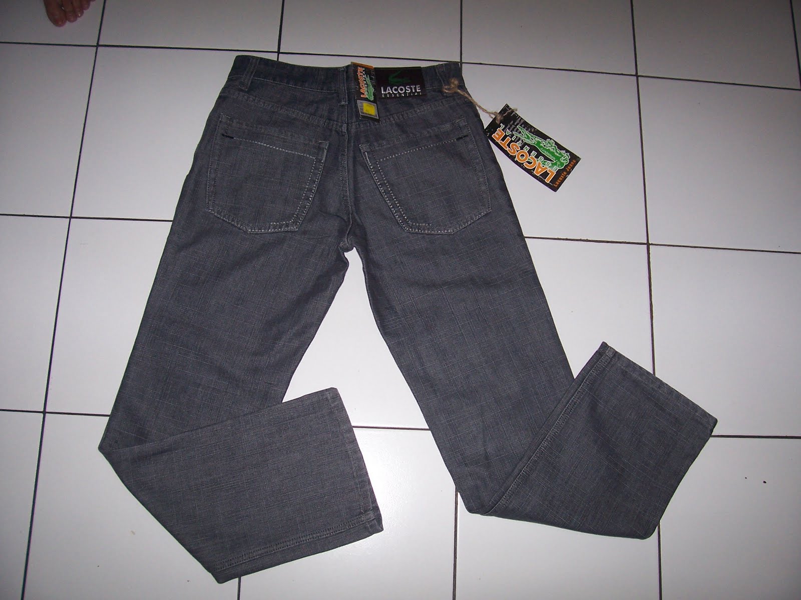 RUMAH KAOS DAN JEANS BRANDED FO JEANS BRANDED MEREK 