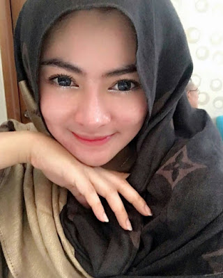 14 Foto Cantik Vitalia Shesya dalam Balutan Hijab, Bikin Adem Bro!