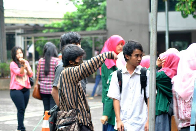 The Thief and Baker; Menang Juara 1 Storytelling Di Lomba UHAMKA English Festival 2012 