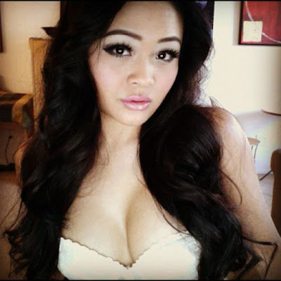Hotness of Asian Babes In Pictures