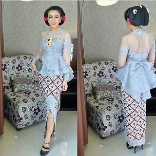 kebaya batik broklat biru muda dengan rok batik solo