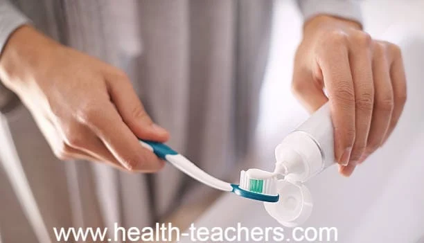 Cleaning the toothbrush - Health-Teachers
