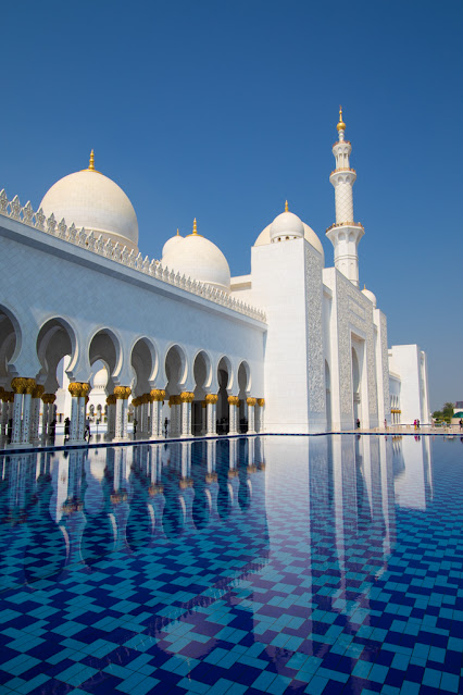 Esterno Moschea dello sceicco Zayed Abu Dhabi