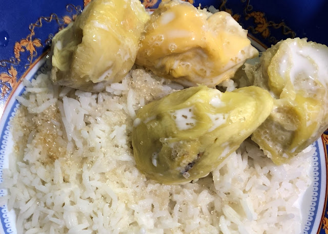 Cara makan durian dengan nasi putih yang ringkas dan lazat