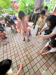 學齡前幼兒最喜歡的小小職人體驗活動推薦:連鎖速食品牌摩斯漢堡與永慶不動產汐止行政中心加盟店共同舉辦的端午節立蛋*小店長親子活動。活動內容豐富，寓教於樂。小朋友學習端午節的由來，體驗立蛋。摩斯小店長親子自己做漢堡，點餐，了解均衡飲食和衛生的觀念。很有趣的親子活動，適合3-7歲的小朋友和家長一起參加。