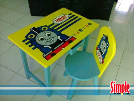 SIMPLE MEJA BELAJAR ANAK Meja Belajar Anak Thomas