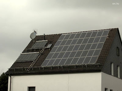 Techo paneles fotovoltaicos y térmico solar