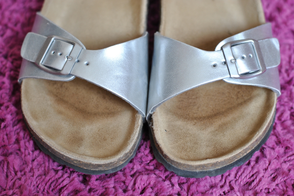 birkenstock-dupes-silver-1.jpg