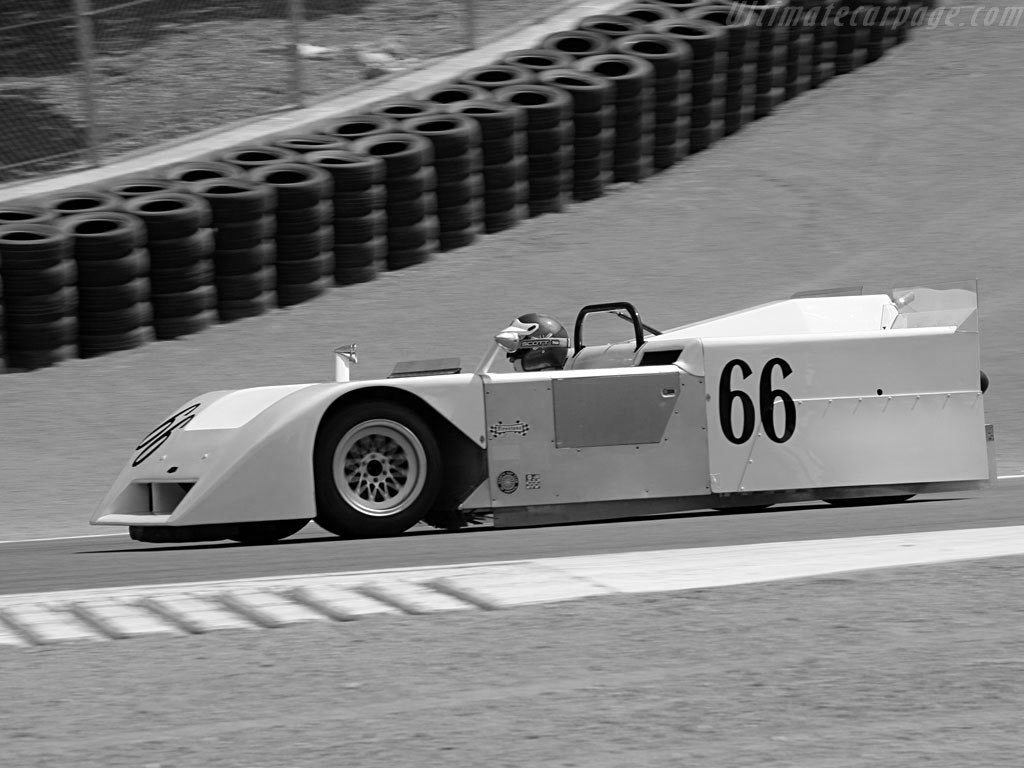 Clasp Garage: Chaparral 2J The Fan Car