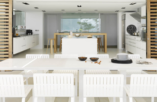 White table and chairs in the kitchen 