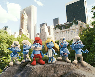 group of smurfs standing together in Central Park The Smurfs 2011 animatedfilmreviews.filminspector.com