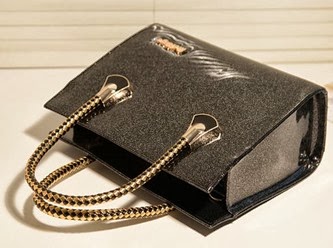 929 BLACK - 195 RIBU -MATERIAL PU SHINY,25x30,1.250 gr 929 BLACK - 195 RIBU -MATERIAL PU SHINY,25x30,1.250 gr