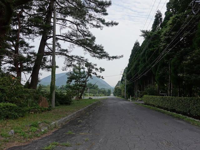 向こうが大山環状道路