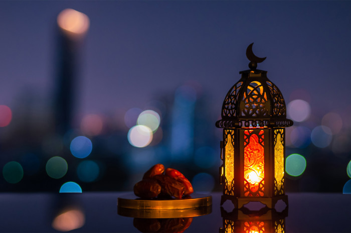 ما هو رمضان؟ خبير الدراسات الإسلامية في جامعة كاليفورنيا يشرح أهمية ، ممارسات