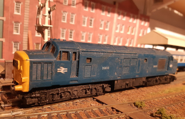 Hornby Blue Class 37