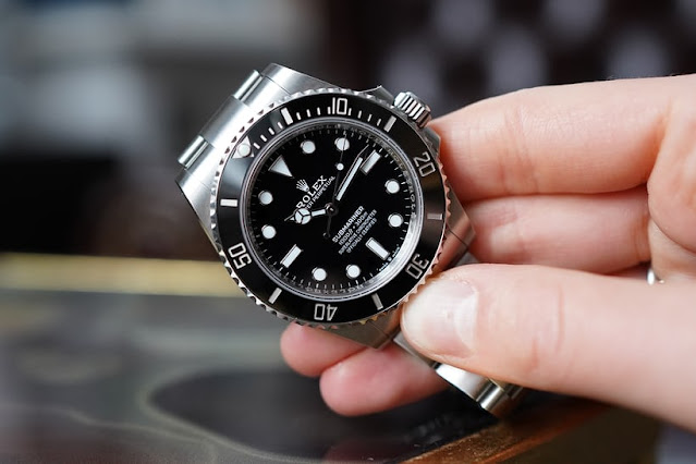 Passez en revue la réplique de montre noire Rolex Submariner 41mm à bas prix