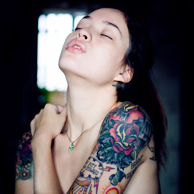https://blogger.googleusercontent.com/img/b/R29vZ2xl/AVvXsEi-y768CU_LLELAwavaaUtiveb2YDxHo3Bq-5sSrLzwNArYjJEyNBUP12en1IlCGgoue7Ll9SXaw050qUVpiOaQUxS0KiUWhC7cv1vQACVGhf9BoD93WWECdhmOOKxy2crGAvi3vzV1gTM/s400/Popularity+and+Beauty+of+Rose+Tattoos1.jpg