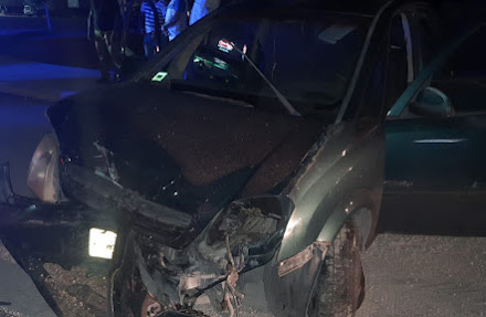 Pareja accidentada tras colisión en Playa del Carmen fue llevada al hospital por sus familiares por falta de ambulancia