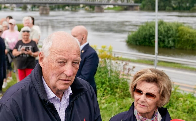 Norwegian King and Queen visited Mjøndalen area in Drammen municipality that was hit by the floods