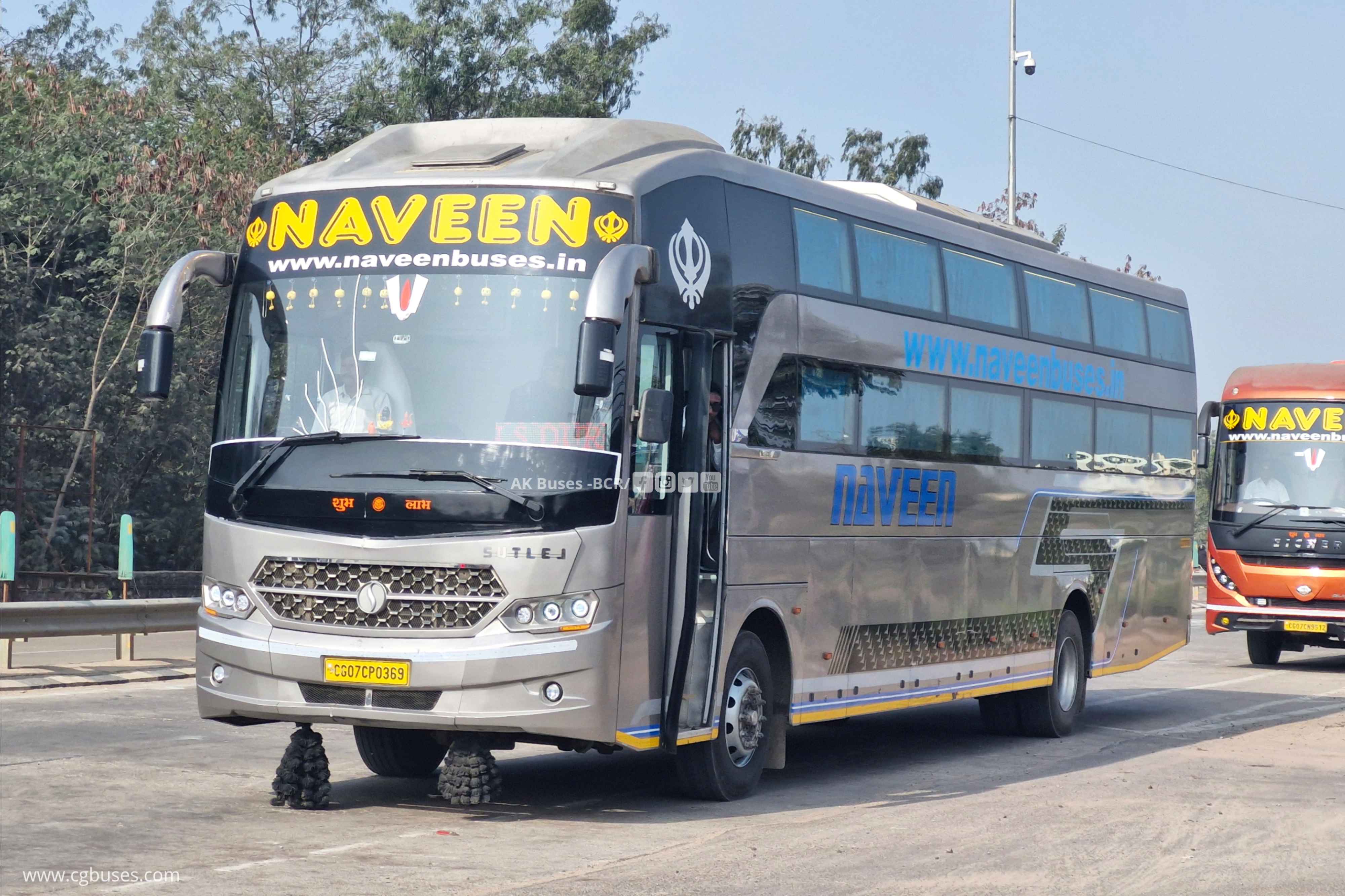 naveen travels sutlej s 1800 luxury bus