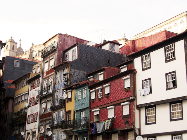 Casitas situadas en el barrio de Ribeira 