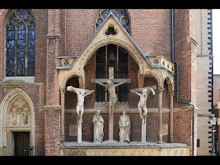 Lateral de fora da Igreja Sta Lambertus em Düsseldorf