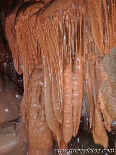 Cueva de la Excéntricas