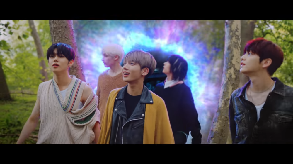 TXT Invites Fans to Adventure in a Fantasy World in The B-side MV 'Frost'