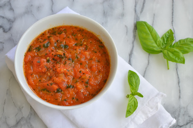 Simple Tomato Sauce with Basil - Smell of Rosemary.