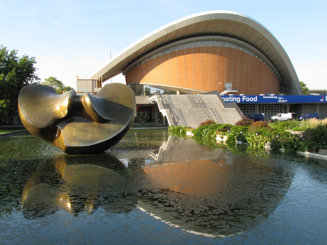 Haus der Kulturen der Welt, House of the Cultures of the World, John-Foster-Dulles-Allee, Berlin