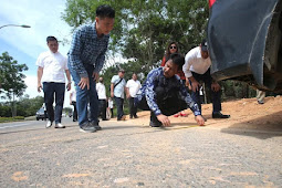 Rudi Meninjau dan Ikut Mengukur Lokasi Penanaman Pohon Jati Emas