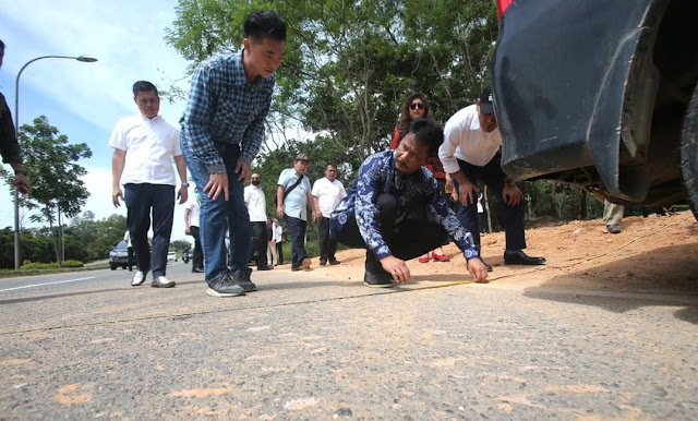 Rudi Meninjau dan Ikut Mengukur Lokasi Penanaman Pohon Jati Emas