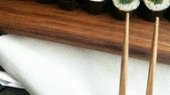 Hoso-Maki Sushi mit Spinat
