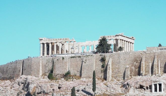 Ο Κύπριος... Έλγιν: 26χρονος επιχείρησε να κλέψει μάρμαρα από την Ακρόπολη