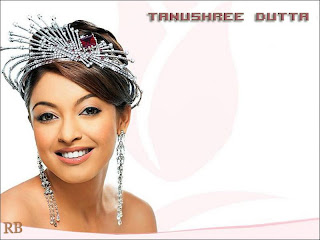 Tanushree Dutta Hairstyle Photo Gallery