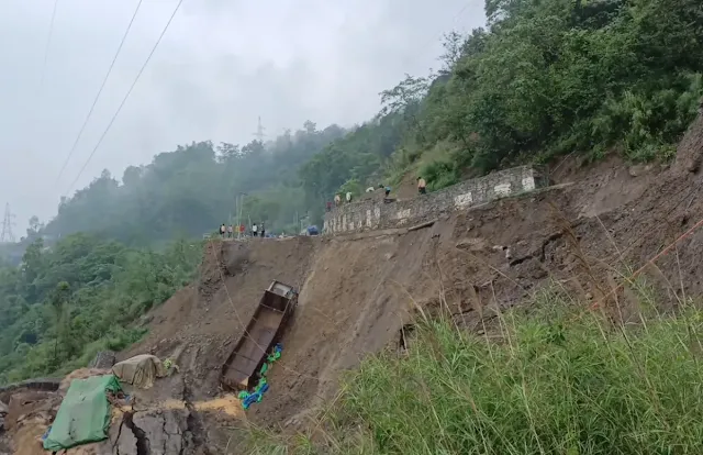 NH-2 Collapse Near Phesama Cuts Off Kohima - Manipur Highway Indefinitely