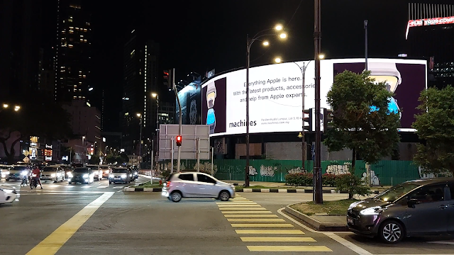 Apple Ad Malaysia KL City Centre Nearby KLCC LED Screen Advertising Malaysia Kuala Lumpur Digital Billboard Advertising