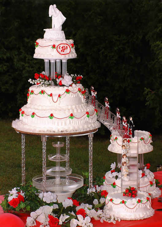 Carmageddon Wedding  Ideas  Wedding  cakes  with fountains  