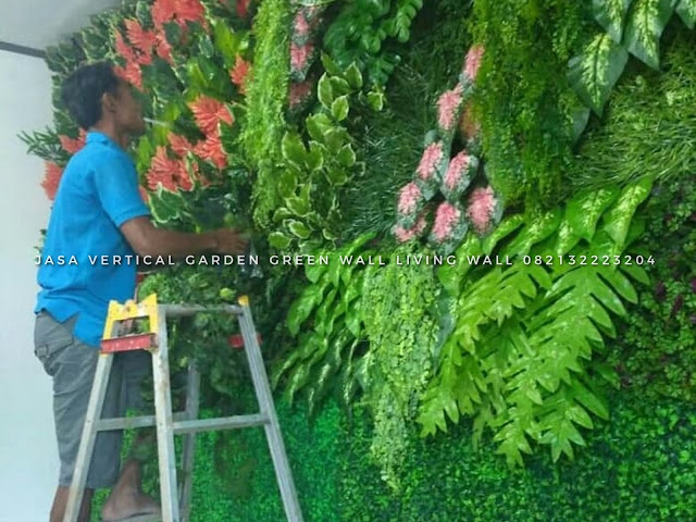 ARTIFICIAL PLANT/ARTIFICIAL FLOWER/VERTICAL GARDEN SINTETIS JASA PEMBUATAN VERTICAL GARDEN SINTETIS Membuat taman vertical garden sintetis adalah solusi terbaik untuk penghijauan vertical garden sintetis dengan menggunakan tanaman palsu atau taman tegak plastik, Taman vertical merupakan salah satu solusi dan alternative bagi siapapun yang ingin halaman rumahnya mempunyai taman Vertical Garden artificial sintetis adalah taman yang dibentuk dan dibuat dengan posisi tegak dan akan terlihat sangat indah