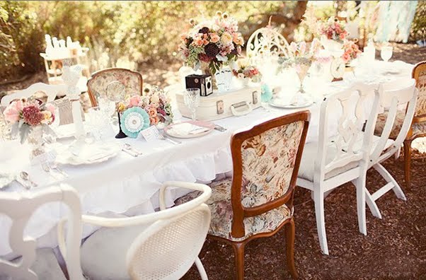  Cottage finding the antique elements to infuse into your wedding decor 