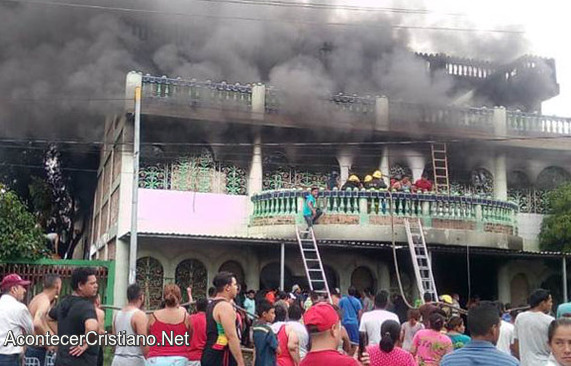 Resultado de imagen para Policías En Nicaragua Queman Vivos A Pastor Y Su Familia Dentro De Su Casa