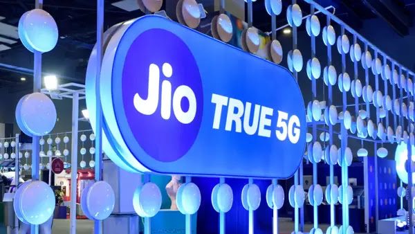 Jio is giving 336 days validity for ₹4 per day - Unlimited 5G data and free calls