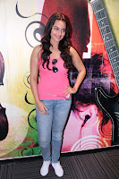 Sonakshi, Sinha, at, Radio, City, FM, Studios, Promoting, Movie, JOKER