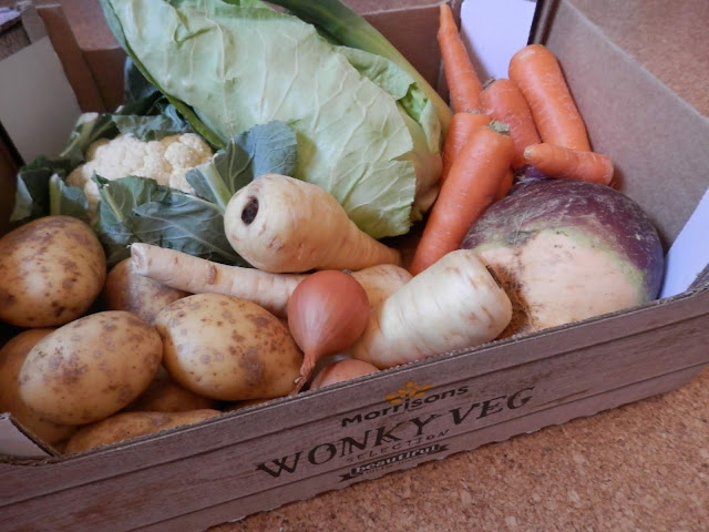 Review - Morrisons wonky veg box.  From UK eco friendly blogger secondhandsusie.blogspot.com #morrisonswonkyvegbox #wonkyveg #vegbox #vegboxreview