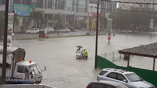 Himpunan Gambar Menarik Semasa Banjir 2013