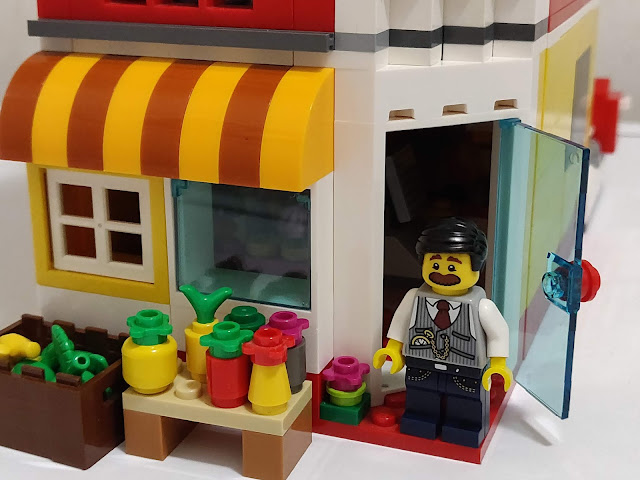 LEGO moc - palazzina con minimarket