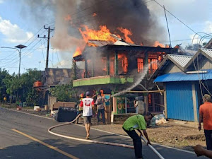 Kebakaran Hebat Hanguskan Lima Rumah di Desa Banua Anyar, Kerugian Capai Rp1,15 Miliar