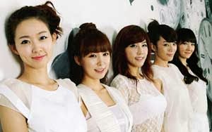 http://pwtunderground.blogspot.com/2013/12/seleb-seleb-cantik-korea-dengan-ukuran.html