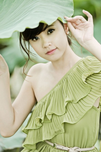 Midu-tinh-khoi-giua-ho-sen (10)