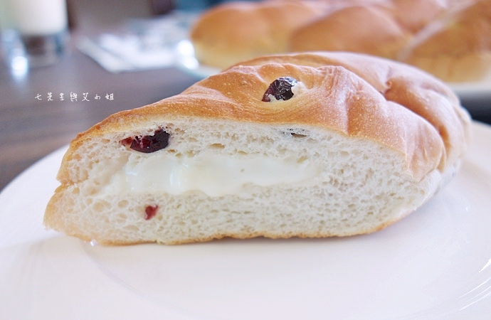 6 統一麵包 植元共生技術 菠蘿奶酥麵包、蔓越苺乳酪麵包、椰香奶酥麵包